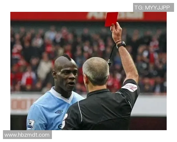 足球明星红牌数量揭秘:谁是场上最受惩罚的球员 足球明星红牌数量揭秘:谁是场上最受惩罚的球员